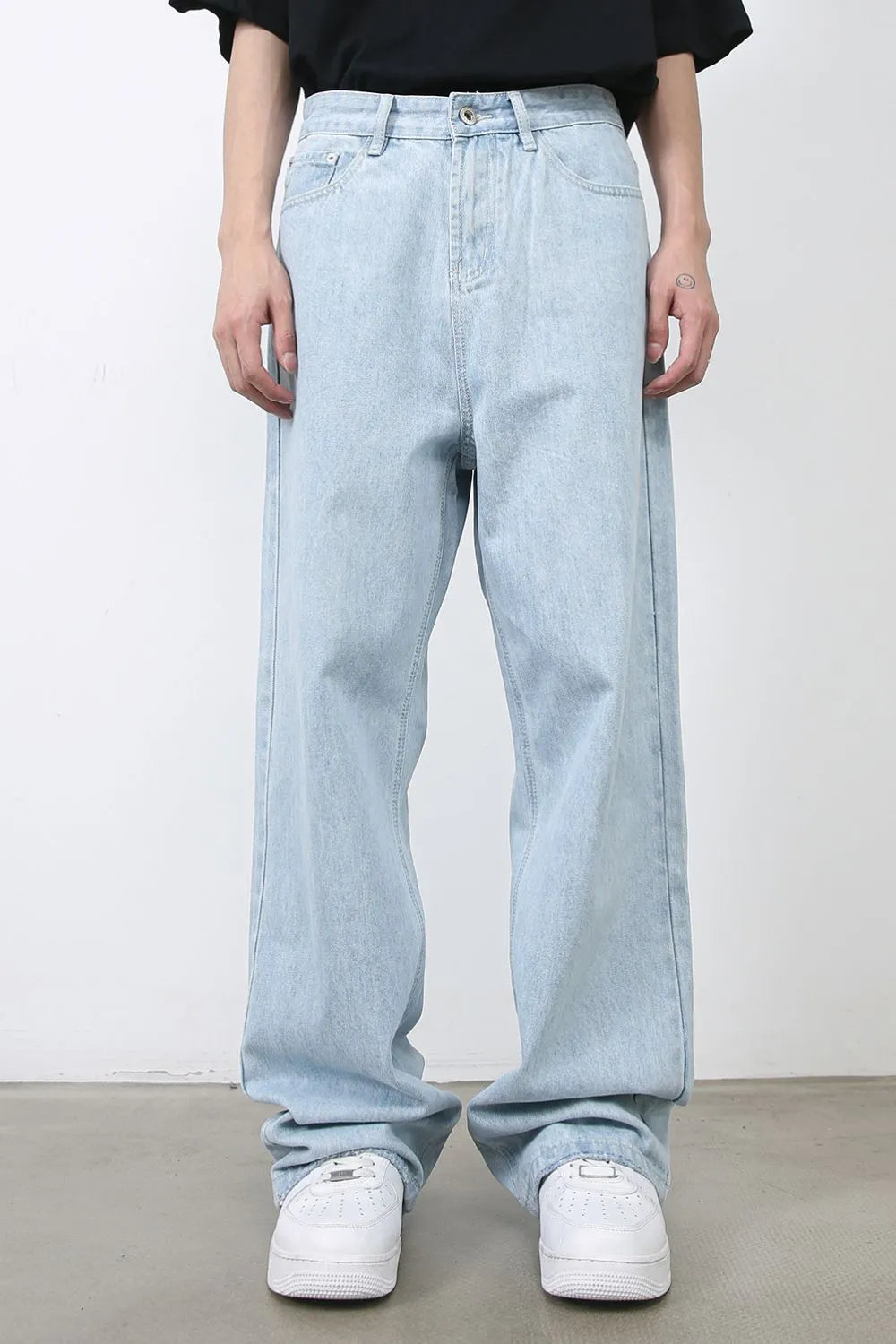Men's Loose Fit Jeans with Pockets Casual Denim