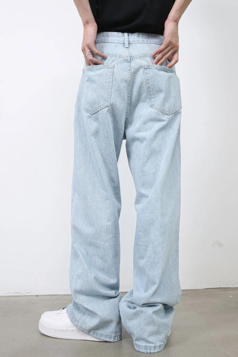 Men's Loose Fit Jeans with Pockets Casual Denim
