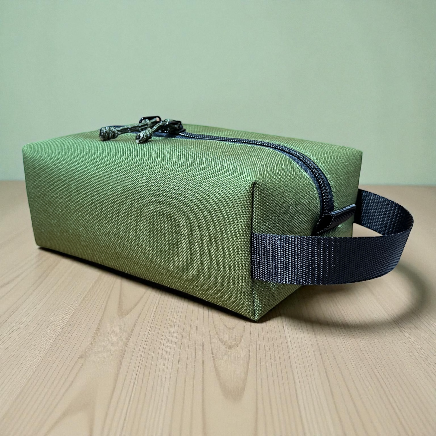 Rugged Durable Dopp Kit Travel Toiletry Makeup Bag